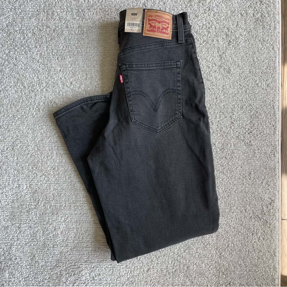 NWT high-waisted mom Levi's Black Straight Jeans